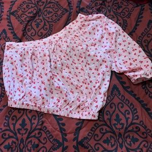 I’m selling clothes, lmk if interested.